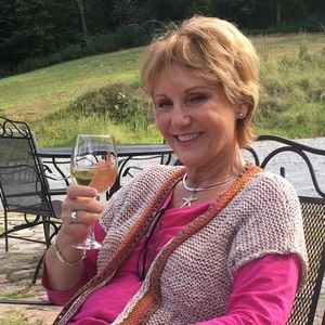 Meet your Posher, Lois